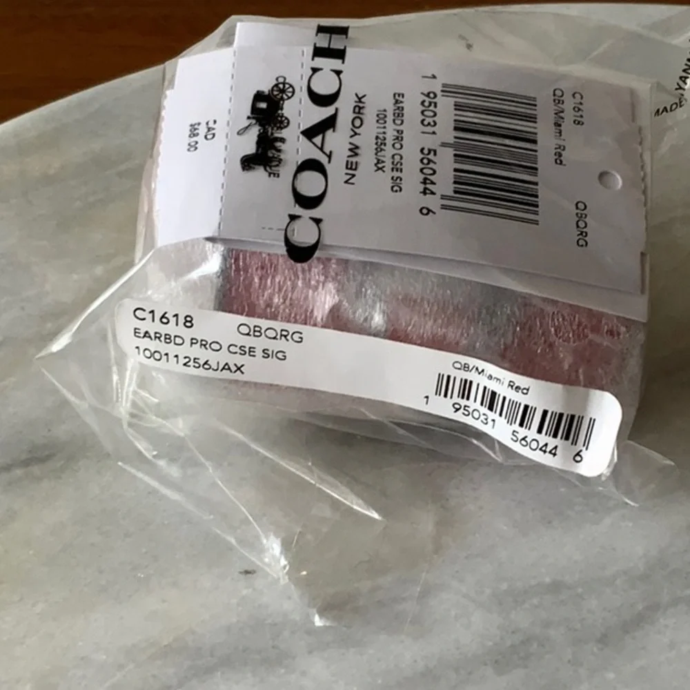 Coach Red AirPod case - Picture 7 of 7